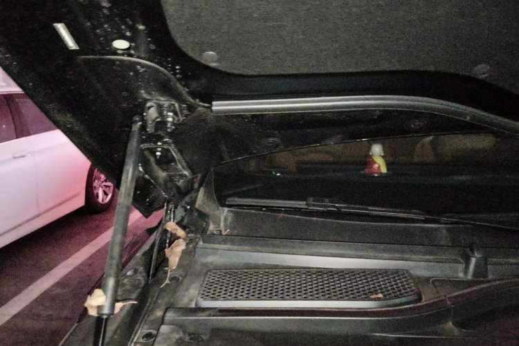 Used XPeng G9 2025 725 with Ultra-Long Range Max Engine Bay Right