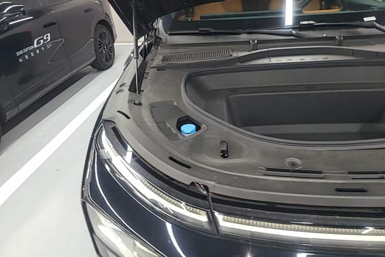 Used XPeng G9 2025 725 with Ultra-Long Range Max Engine Bay Right