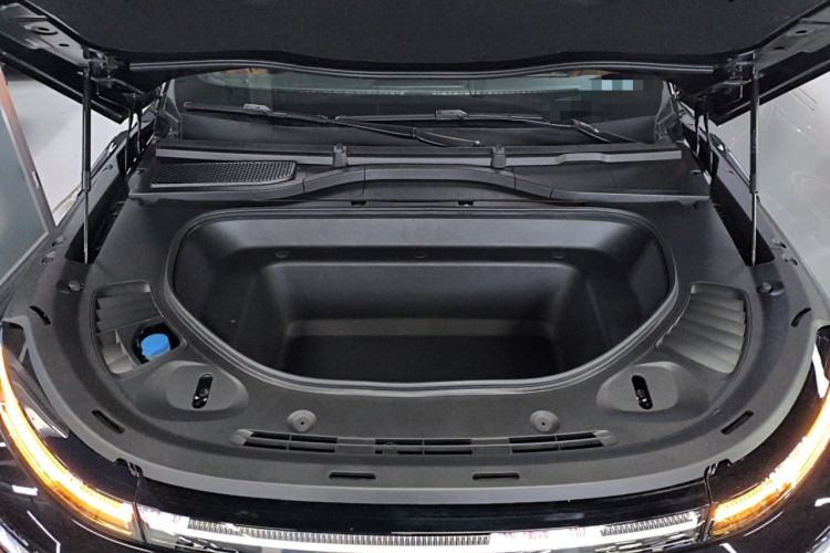 Used XPeng G9 2025 625 Long-Range Max Engine Bay