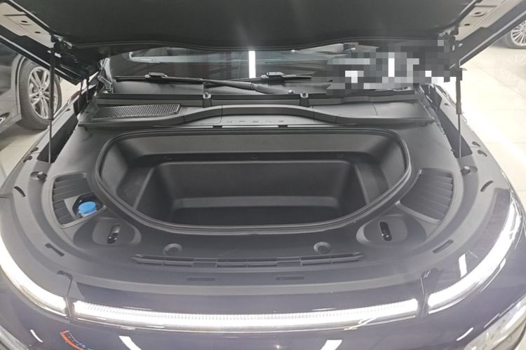 Used XPeng G9 2025 725 with Ultra-Long Range Max Engine Bay