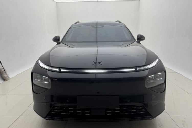Used XPeng G9 2025 725 with Ultra-Long Range Max Exterior 2