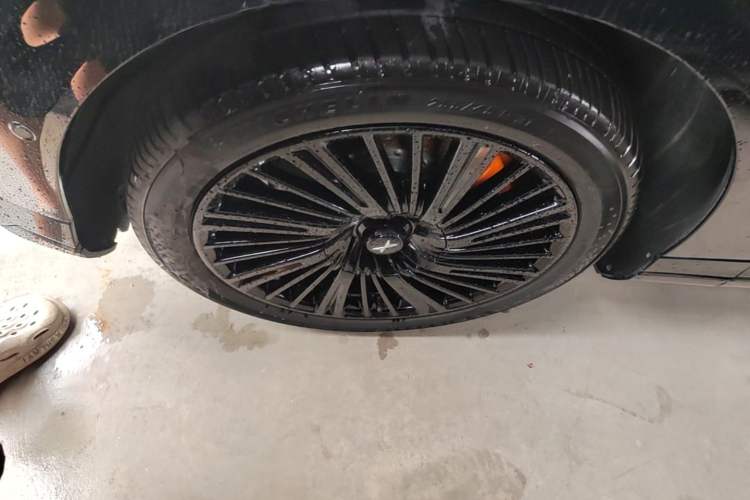 Used XPeng G9 2025 625 Long-Range Max Exterior 2