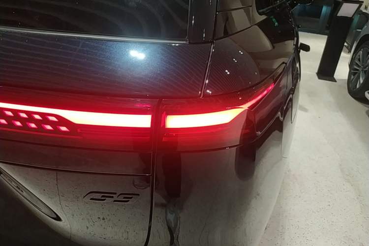 Used XPeng G9 2025 725 with Ultra-Long Range Max Exterior 3