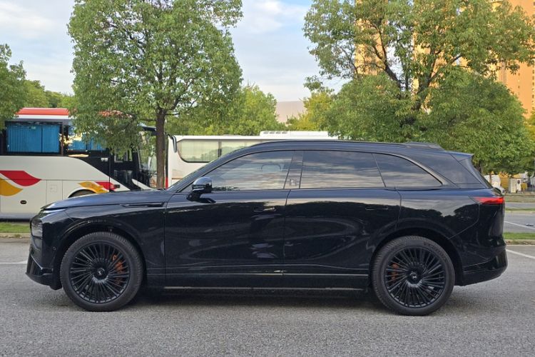 Used XPeng G9 2025 725 with Ultra-Long Range Max Exterior 4