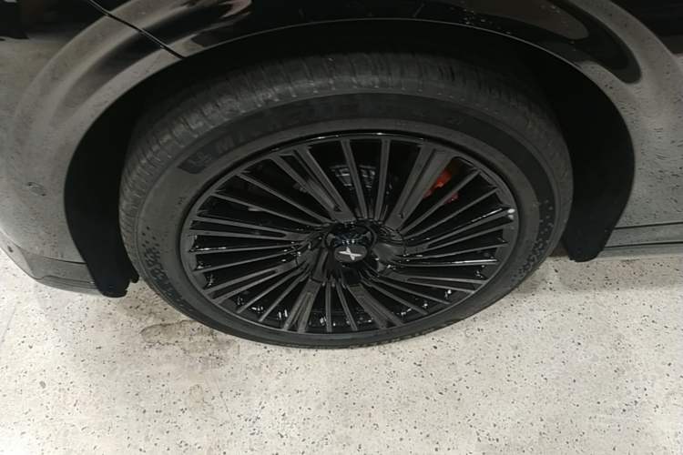 Used XPeng G9 2025 725 with Ultra-Long Range Max Exterior 4