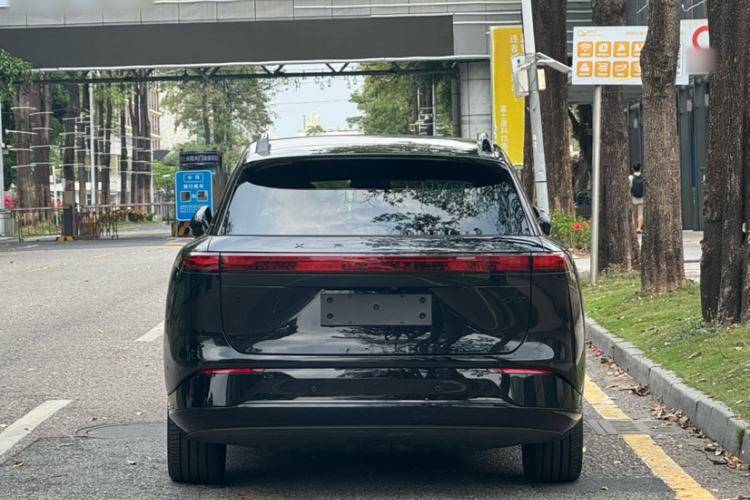 Used XPeng G9 2025 625 Long-Range Max Exterior 4