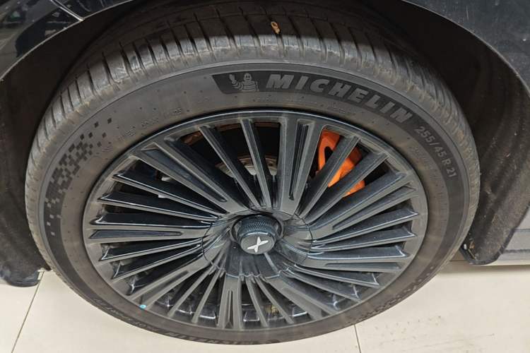 Used XPeng G9 2025 680 Ultra-Long Range All-Wheel Drive Max Exterior 4