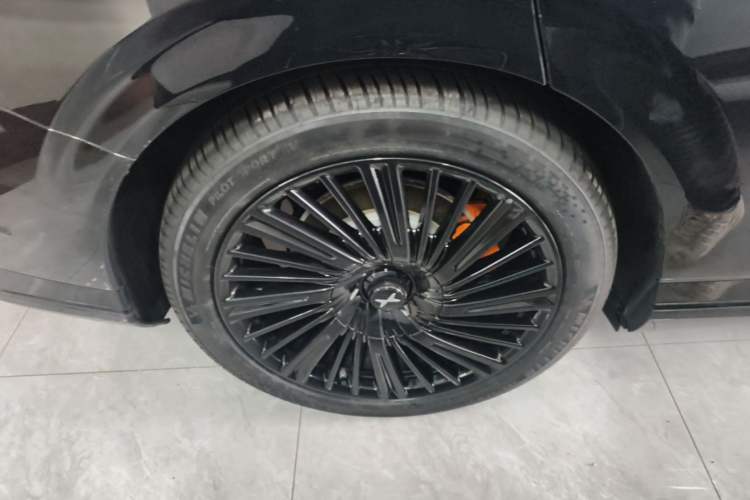 Used XPeng G9 2025 680 Ultra-Long Range All-Wheel Drive Max Exterior 5