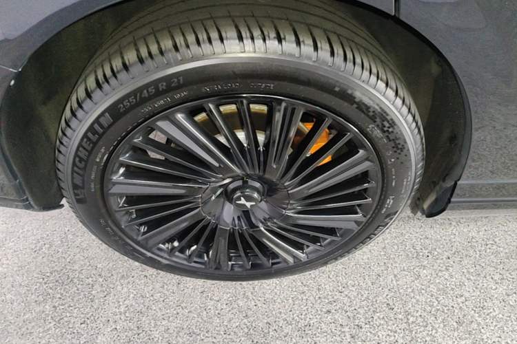 Used XPeng G9 2025 680 Ultra-Long Range All-Wheel Drive Max Exterior 5
