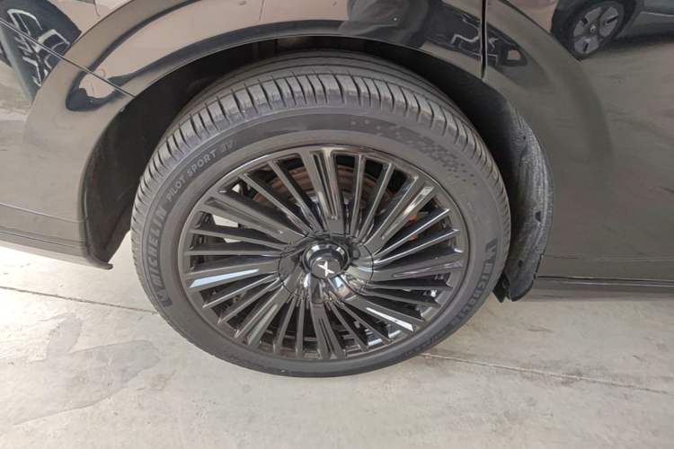 Used XPeng G9 2025 625 Long-Range Max Exterior 5
