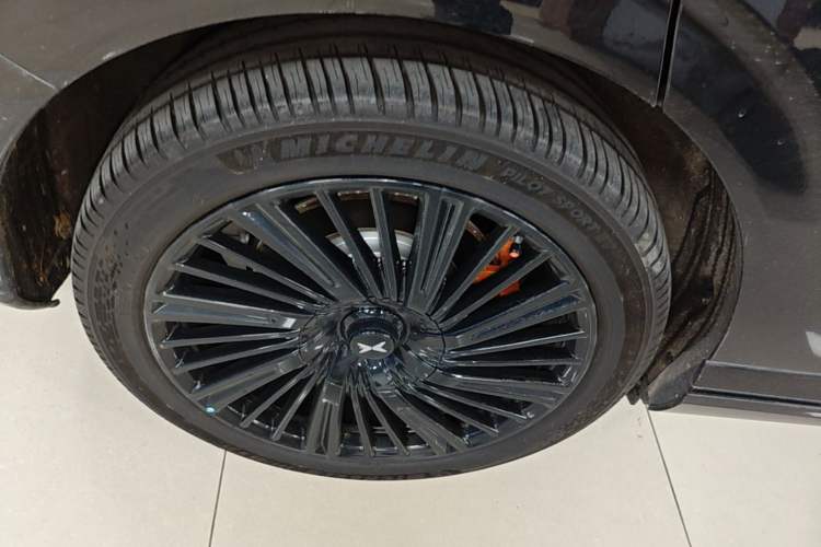 Used XPeng G9 2025 725 with Ultra-Long Range Max Exterior 5