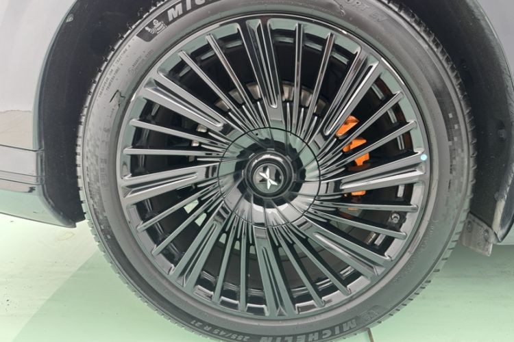 Used XPeng G9 2025 725 with Ultra-Long Range Max Exterior 6