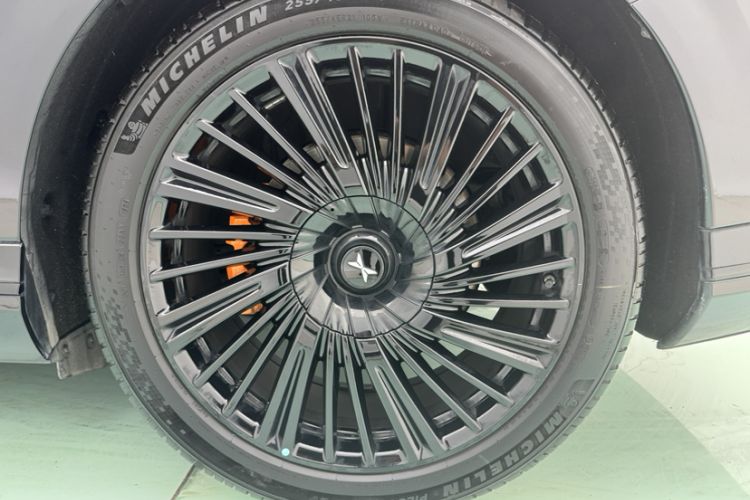 Used XPeng G9 2025 725 with Ultra-Long Range Max Exterior 8