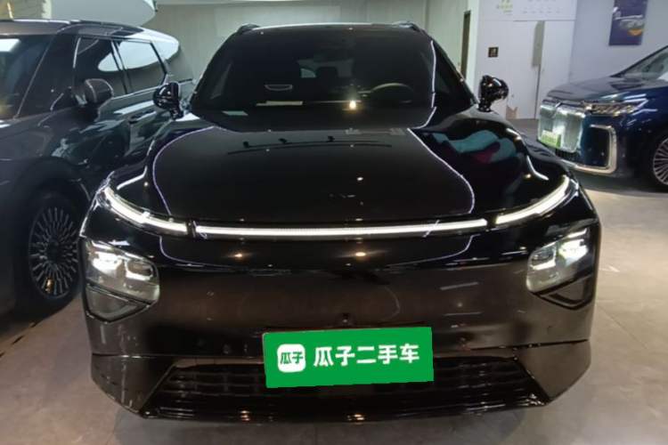 Used XPeng G9 2025 725 with Ultra-Long Range Max Front