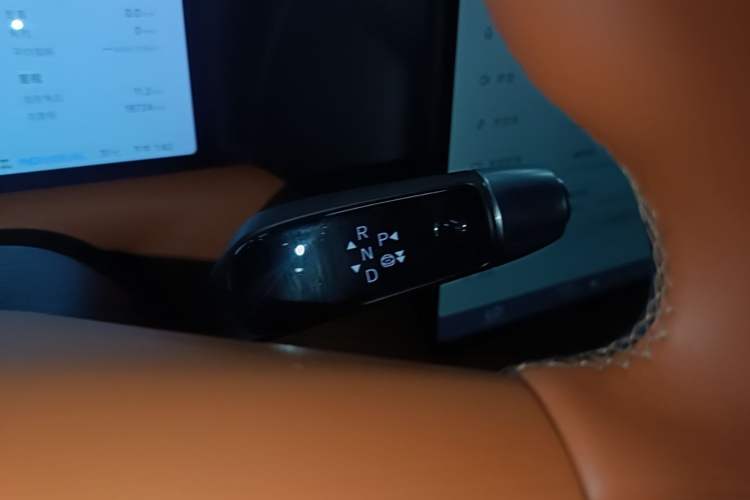Used XPeng G9 2025 680 Ultra-Long Range All-Wheel Drive Max Gear Lever