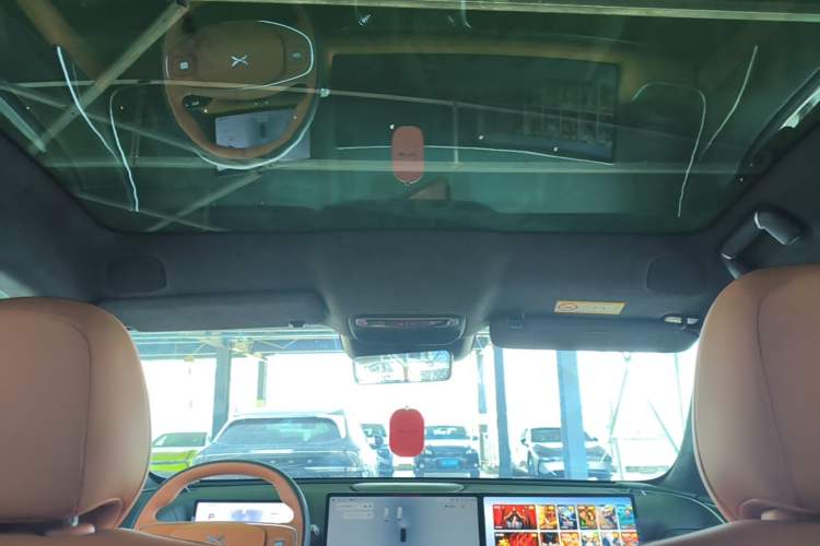 Used XPeng G9 2025 725 with Ultra-Long Range Max Headliner