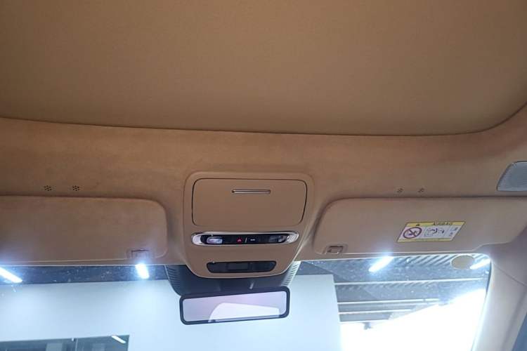 Used XPeng G9 2025 725 with Ultra-Long Range Max Headliner
