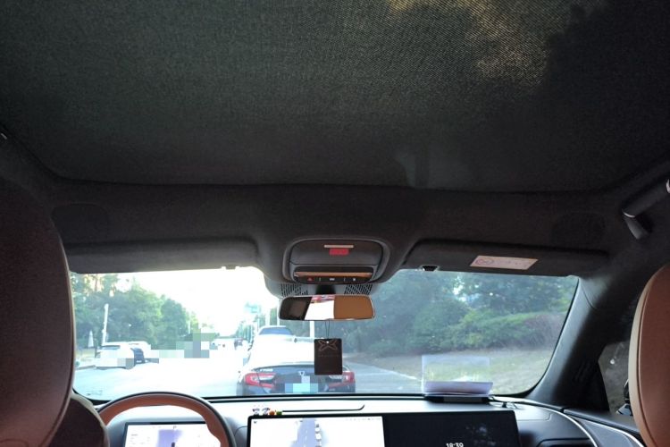 Used XPeng G9 2025 725 with Ultra-Long Range Max Headliner