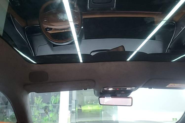Used XPeng G9 2025 725 with Ultra-Long Range Max Headliner