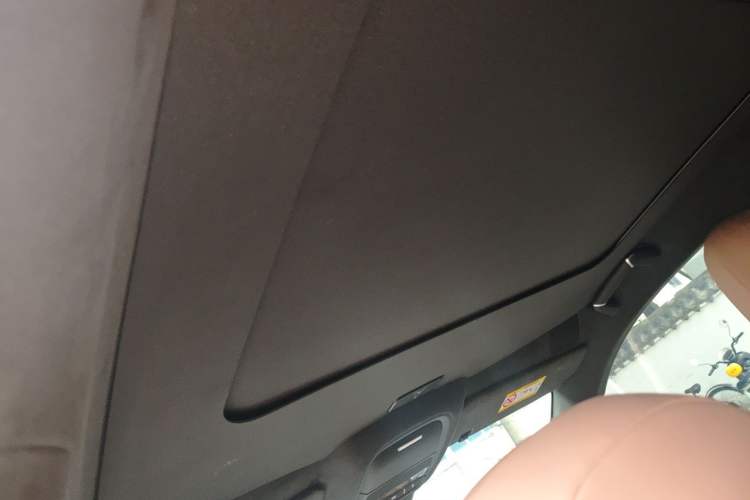 Used XPeng G9 2025 725 with Ultra-Long Range Max Headliner