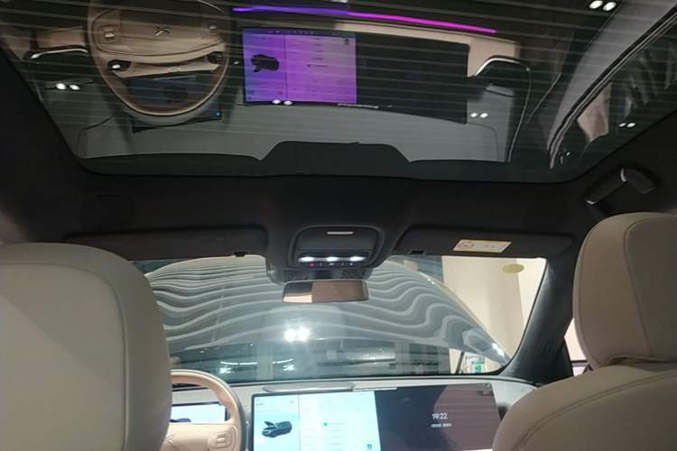 Used XPeng G9 2025 725 with Ultra-Long Range Max Headliner