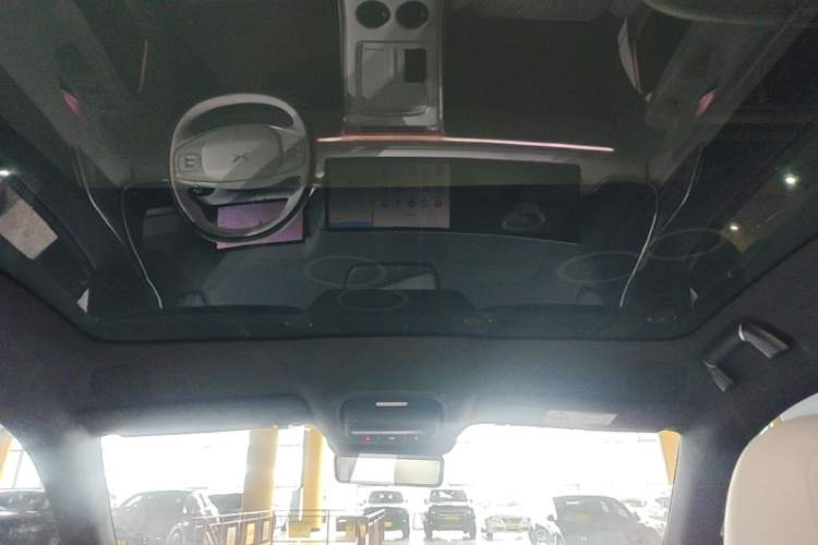 Used XPeng G9 2025 680 Ultra-Long Range All-Wheel Drive Max Headliner