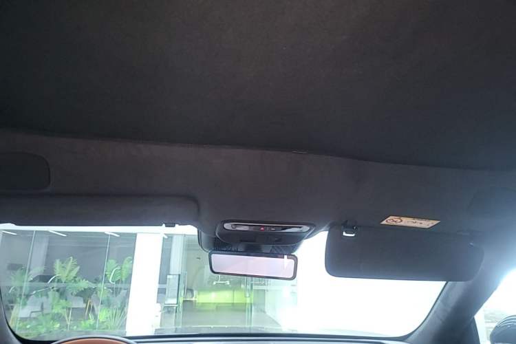 Used XPeng G9 2025 725 with Ultra-Long Range Max Headliner