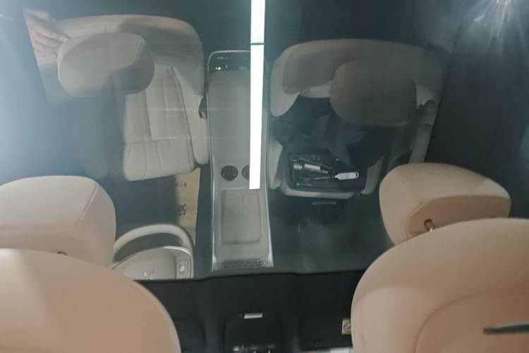 Used XPeng G9 2025 725 with Ultra-Long Range Max Headliner