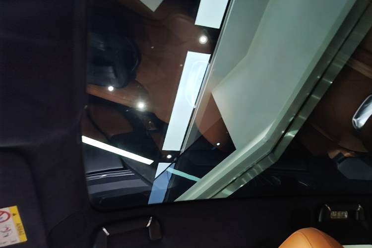 Used XPeng G9 2025 725 with Ultra-Long Range Max Headliner
