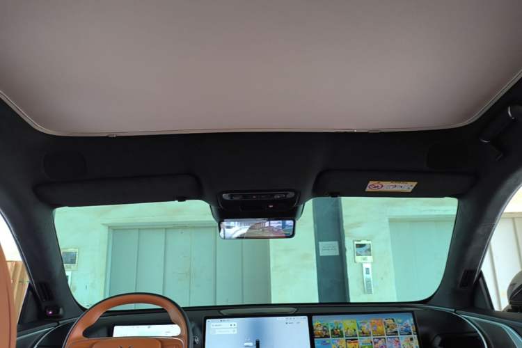 Used XPeng G9 2025 725 with Ultra-Long Range Max Headliner