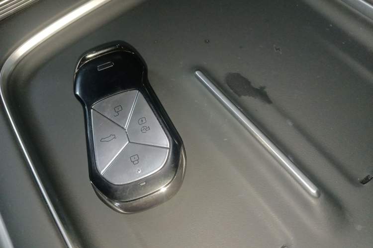 Used XPeng G9 2025 625 Long-Range Max Interior 1