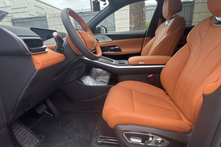 Used XPeng G9 2025 625 Long-Range Max Interior 2