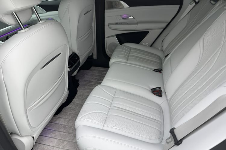 Used XPeng G9 2025 725 with Ultra-Long Range Max Interior 3