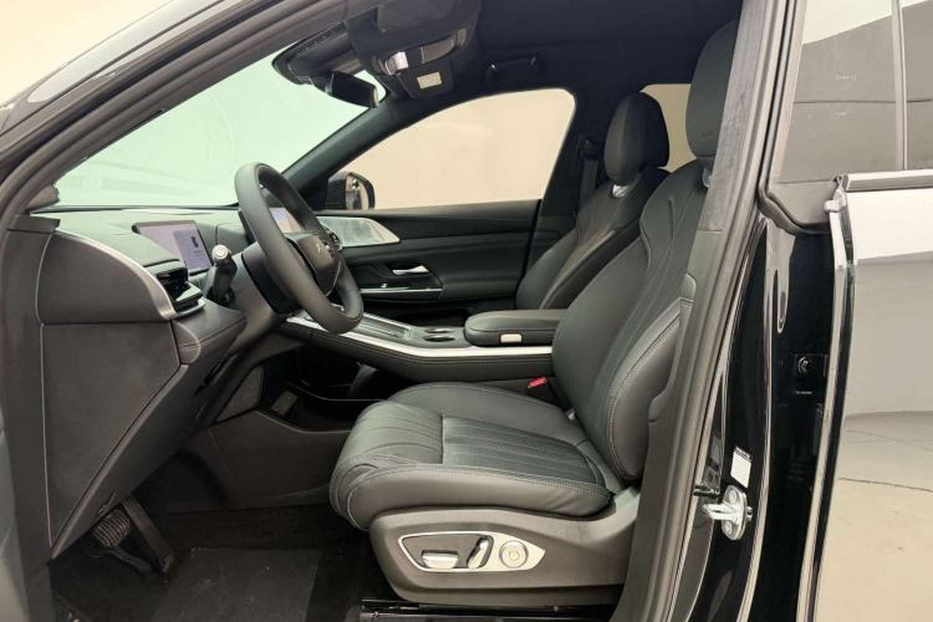 Used XPeng G9 2025 680 Ultra-Long Range All-Wheel Drive Max Interior 3