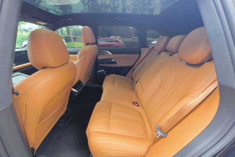 Used XPeng G9 2025 625 Long-Range Max Interior 4
