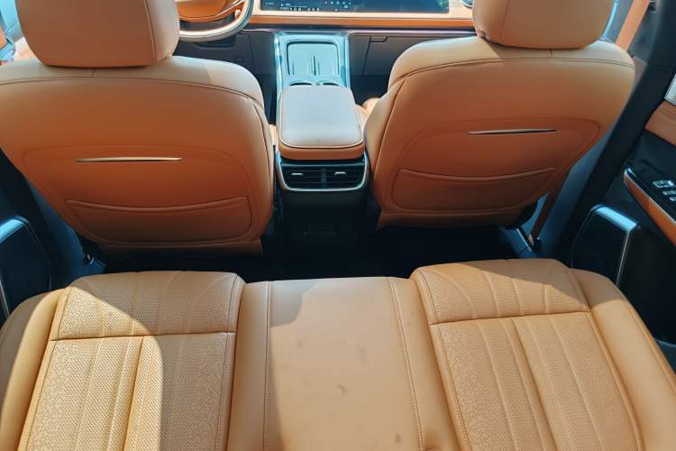 Used XPeng G9 2025 625 Long-Range Max Interior 5