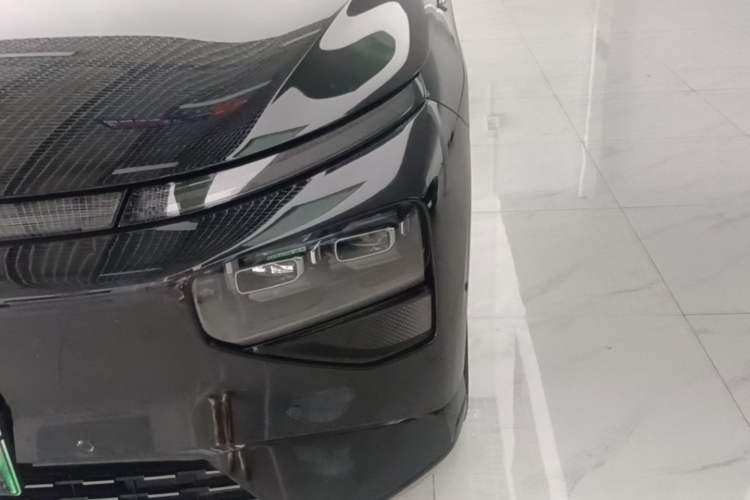 Used XPeng G9 2025 725 with Ultra-Long Range Max Left Front Headlight