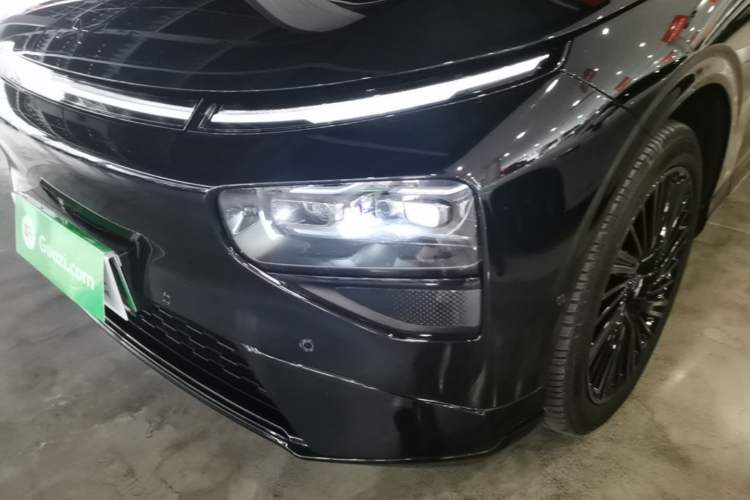 Used XPeng G9 2025 725 with Ultra-Long Range Max Left Front Headlight