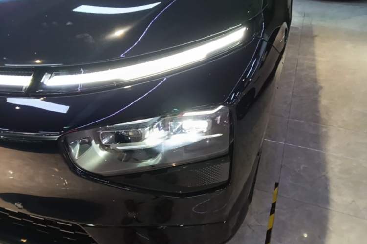 Used XPeng G9 2025 725 with Ultra-Long Range Max Left Front Headlight