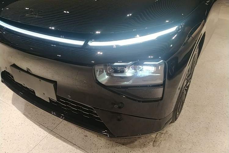 Used XPeng G9 2025 725 with Ultra-Long Range Max Left Front Headlight