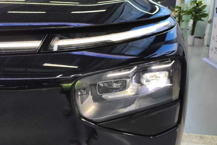 Used XPeng G9 2025 725 with Ultra-Long Range Max Left Front Headlight