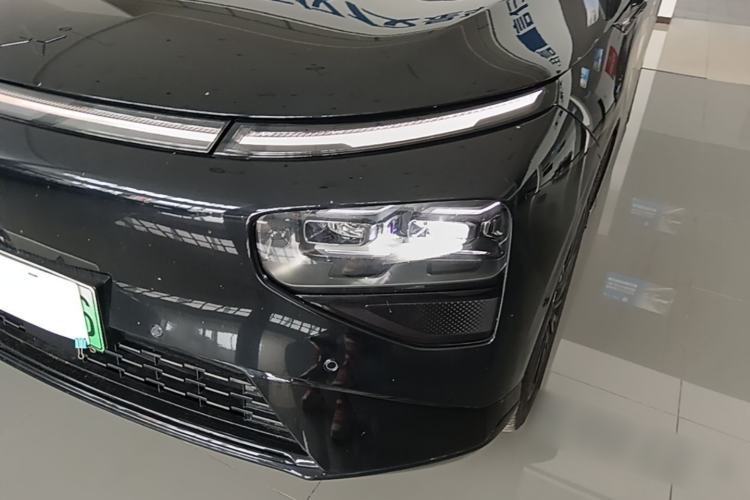 Used XPeng G9 2025 725 with Ultra-Long Range Max Left Front Headlight
