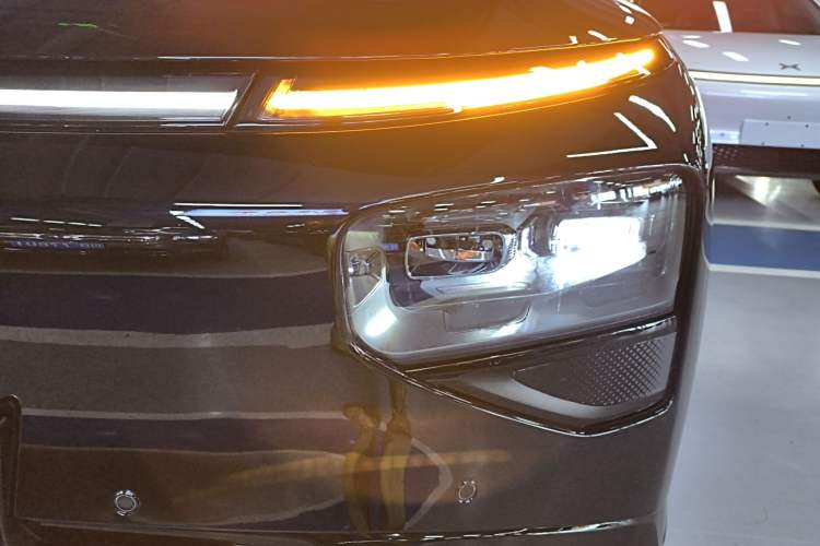 Used XPeng G9 2025 625 Long-Range Max Left Front Headlight