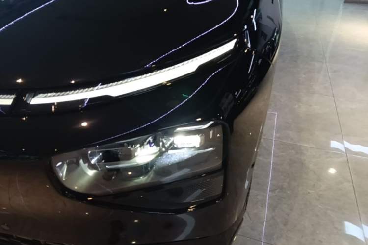 Used XPeng G9 2025 725 with Ultra-Long Range Max Left Front Headlight