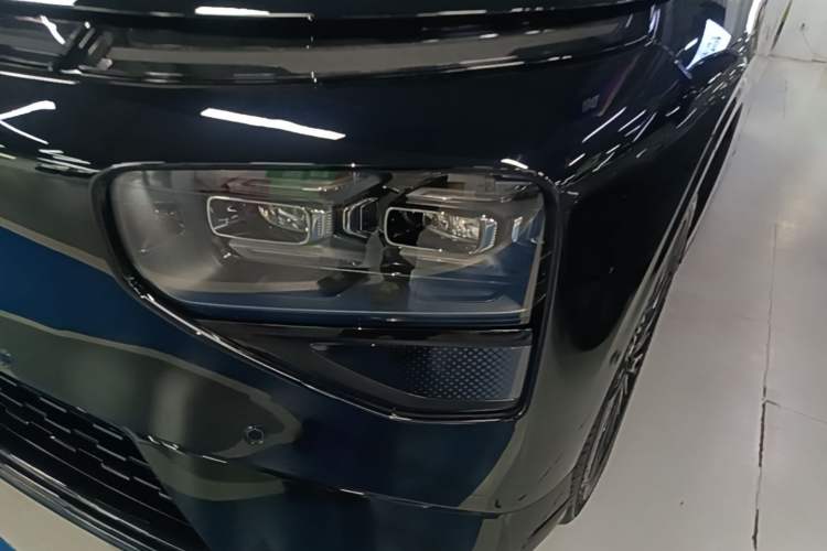 Used XPeng G9 2025 680 Ultra-Long Range All-Wheel Drive Max Left Front Headlight