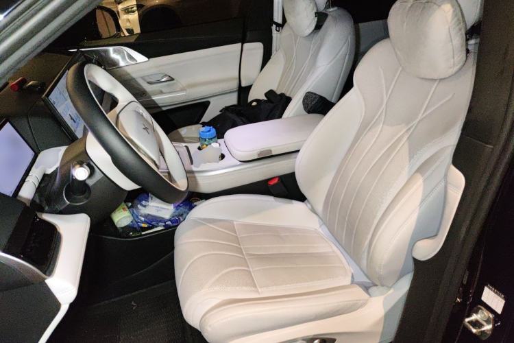 Used XPeng G9 2025 625 Long-Range Max Left Front Seat