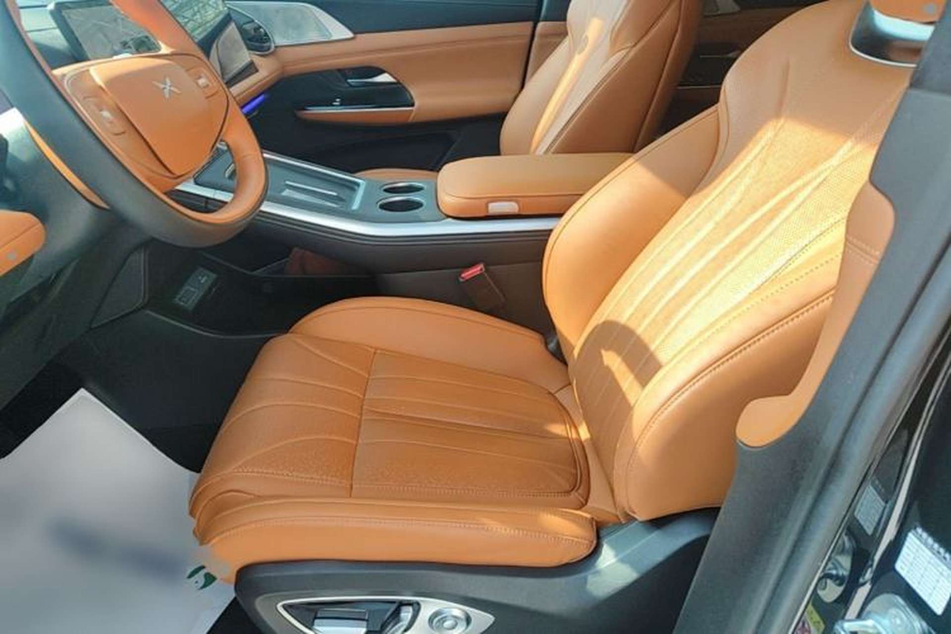 Used XPeng G9 2025 625 Long-Range Max Left Front Seat