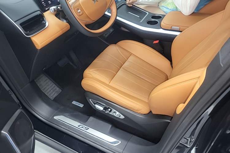 Used XPeng G9 2025 725 with Ultra-Long Range Max Left Front Seat