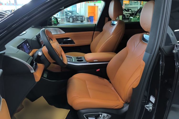 Used XPeng G9 2025 625 Long-Range Max Left Front Seat
