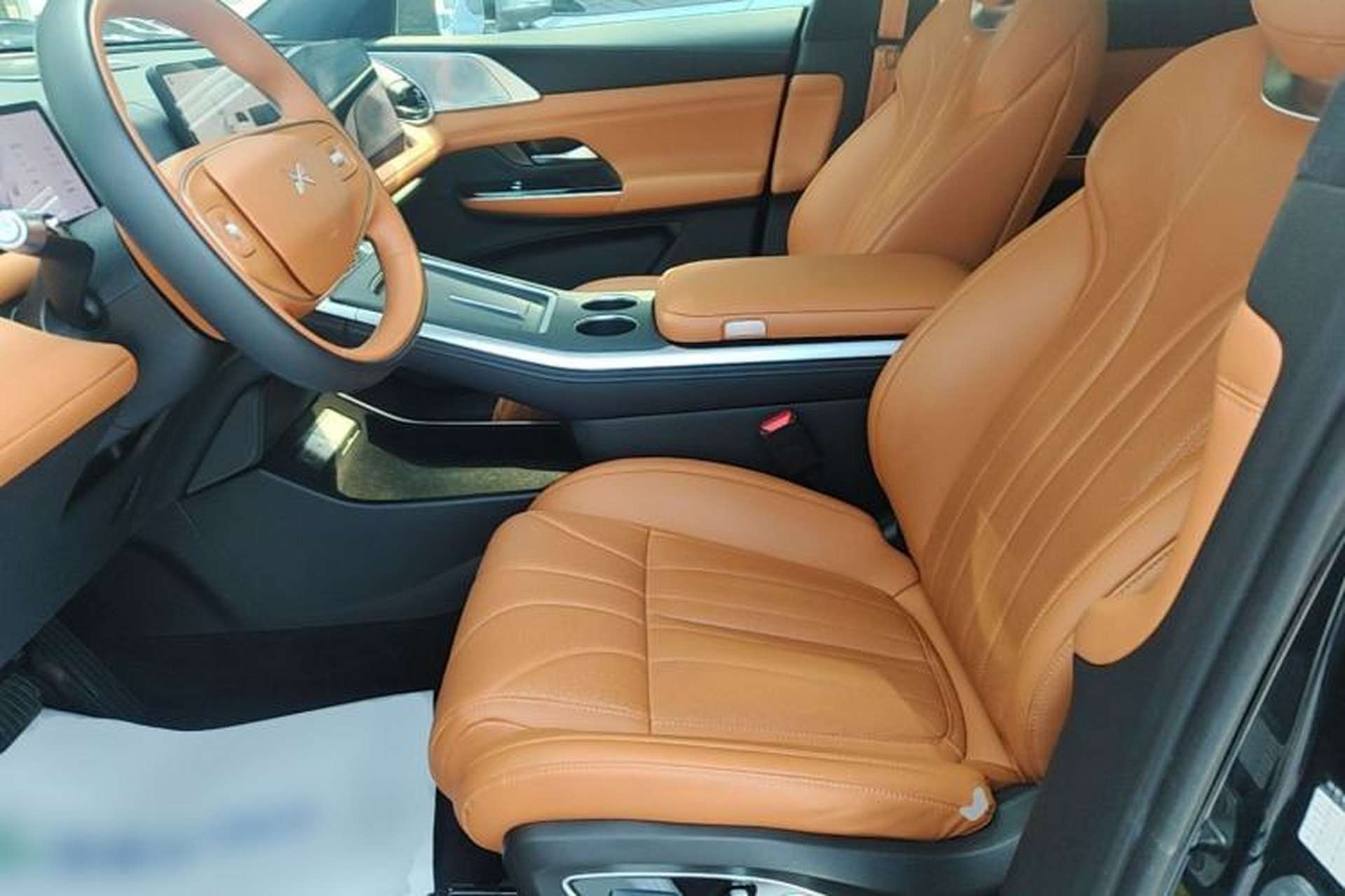 Used XPeng G9 2025 625 Long-Range Max Left Front Seat